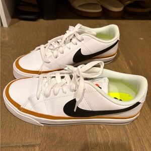 Nike White Court Legacy Sneakers